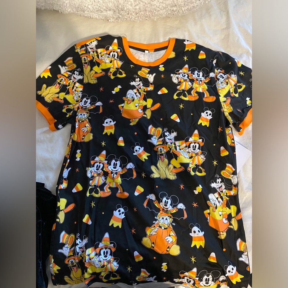 Mickey and friends Halloween 🎃 tee unisex